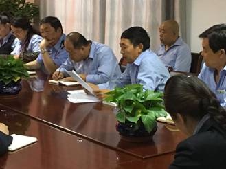 物產(chǎn)物資配送公司組織集中學習《青海省黨政干部通用基本能力培訓(xùn)教程》